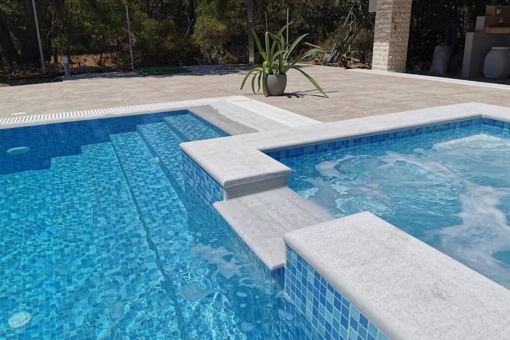 Fiore di Rodi - Private Pool, Jacuzzi&Barbecue Ialysos  Exterior foto